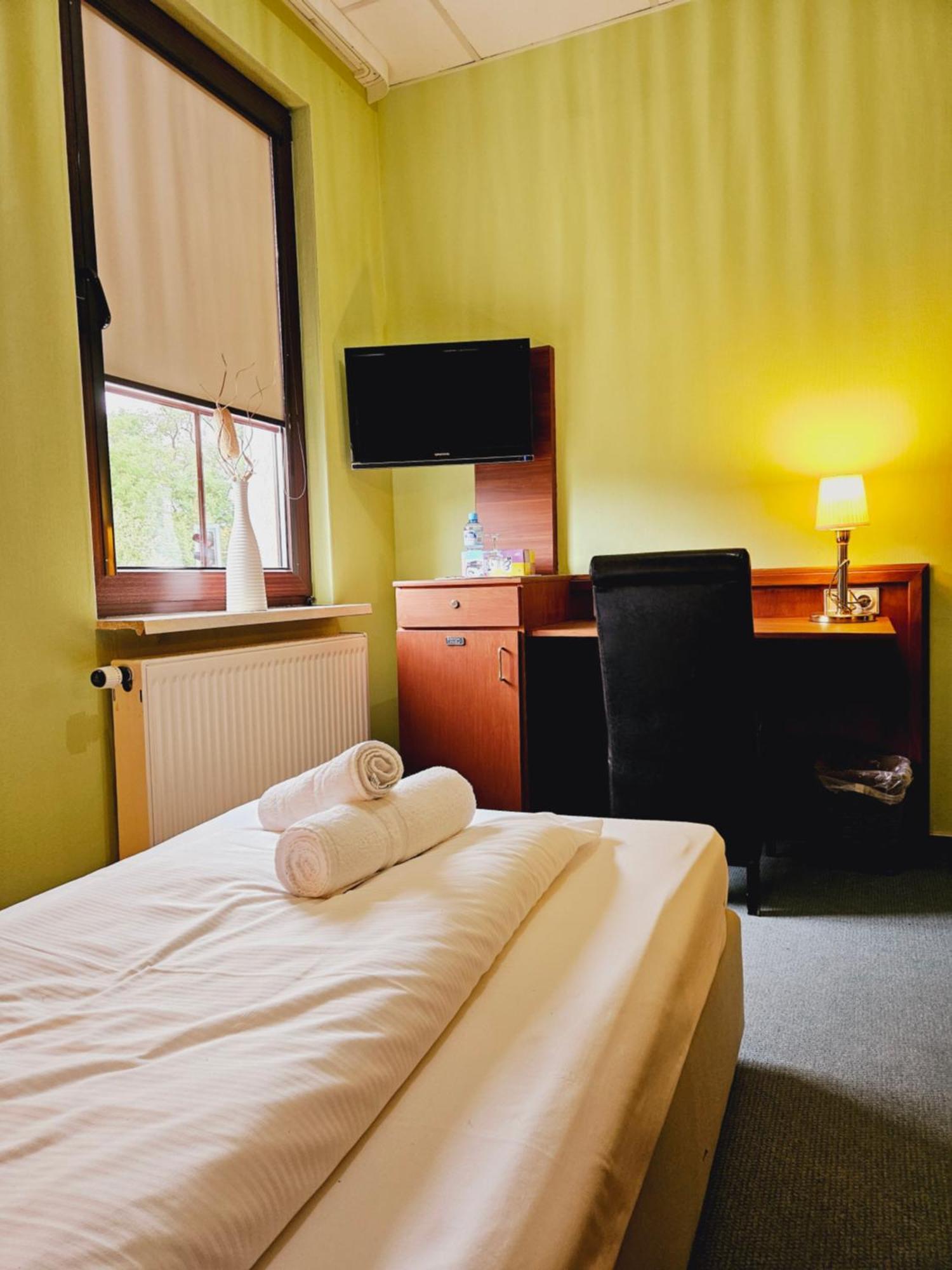 Ikura Hotel Self-Check-In Lutherstadt Eisleben Dış mekan fotoğraf