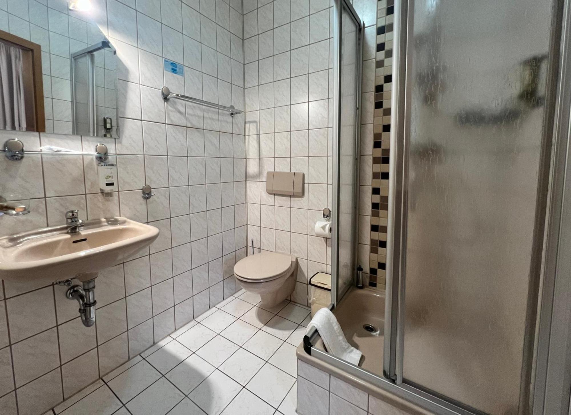 Ikura Hotel Self-Check-In Lutherstadt Eisleben Dış mekan fotoğraf