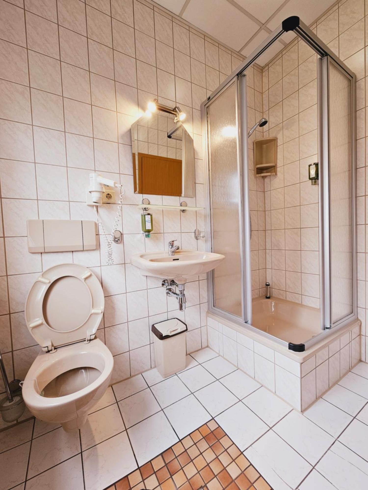 Ikura Hotel Self-Check-In Lutherstadt Eisleben Dış mekan fotoğraf