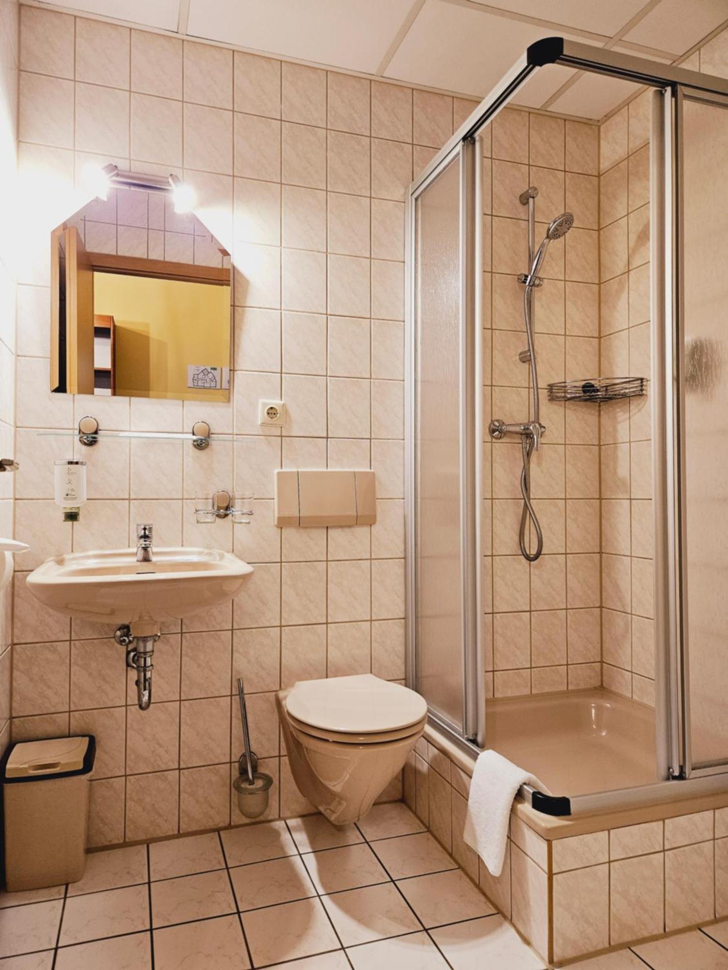 Ikura Hotel Self-Check-In Lutherstadt Eisleben Dış mekan fotoğraf